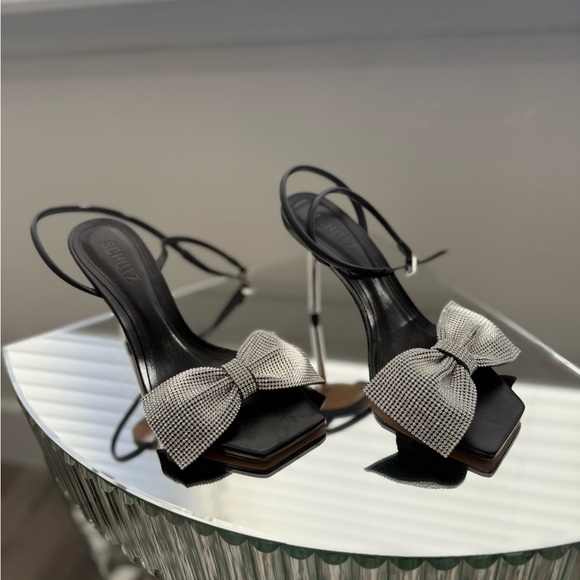 Elegant Black and Silver Women's Heels - Picture 2 of 5